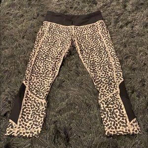 Lululemon Leopard Capri Leggings 4
